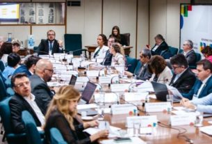 O Sistema Nacional de Apostas (Sinapo) entra na reta final para formalização no Ministério da Fazenda. Estados poderão aderir como membros aderentes ou associados, com benefícios como lista unificada, autoexclusão nacional e domínio .bet.br.